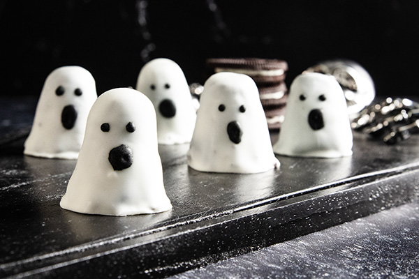 Halloween Ghost Cookie Truffles